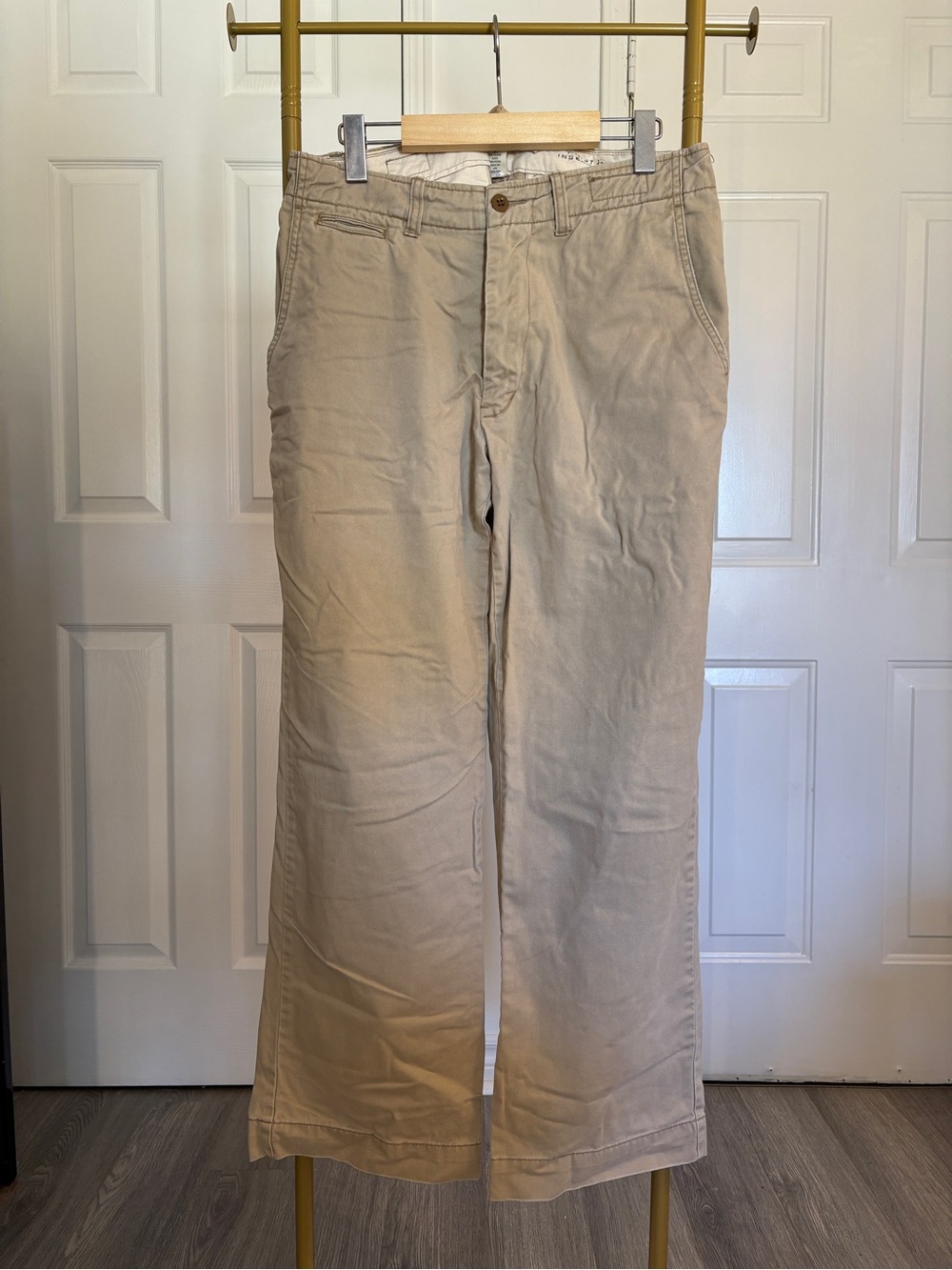American Eagle Outfitters Tan Chino Pants